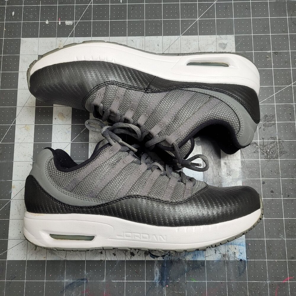 Nike Air Jordan 11 CMFT Viz Air Size 7Y